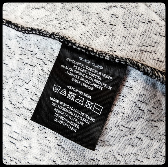 Postmark (Anthropologie) black & white print top - Picture 2 of 6